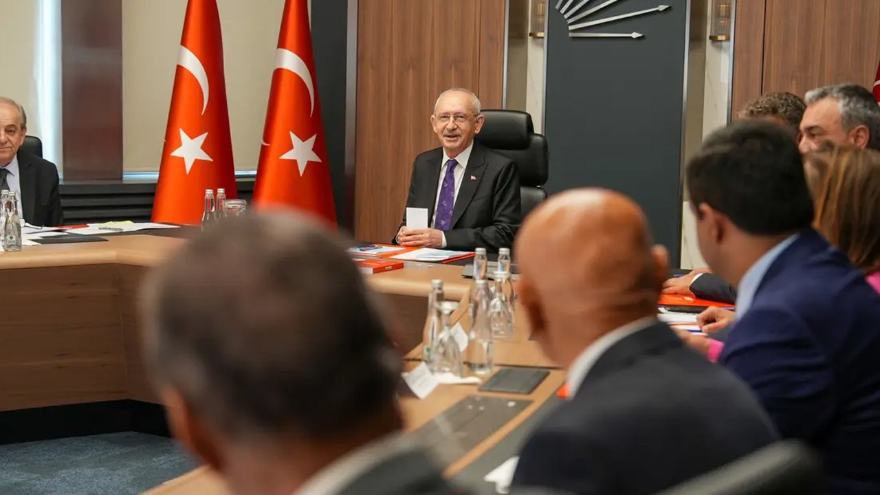 CHP'de iki il başkanı daha görevden alındı