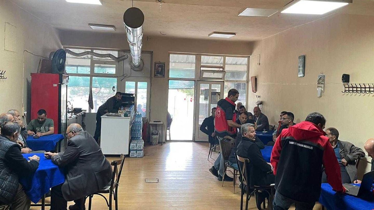 Kadınhanı’nda üreticilere buzağı kayıpları anlatıldı