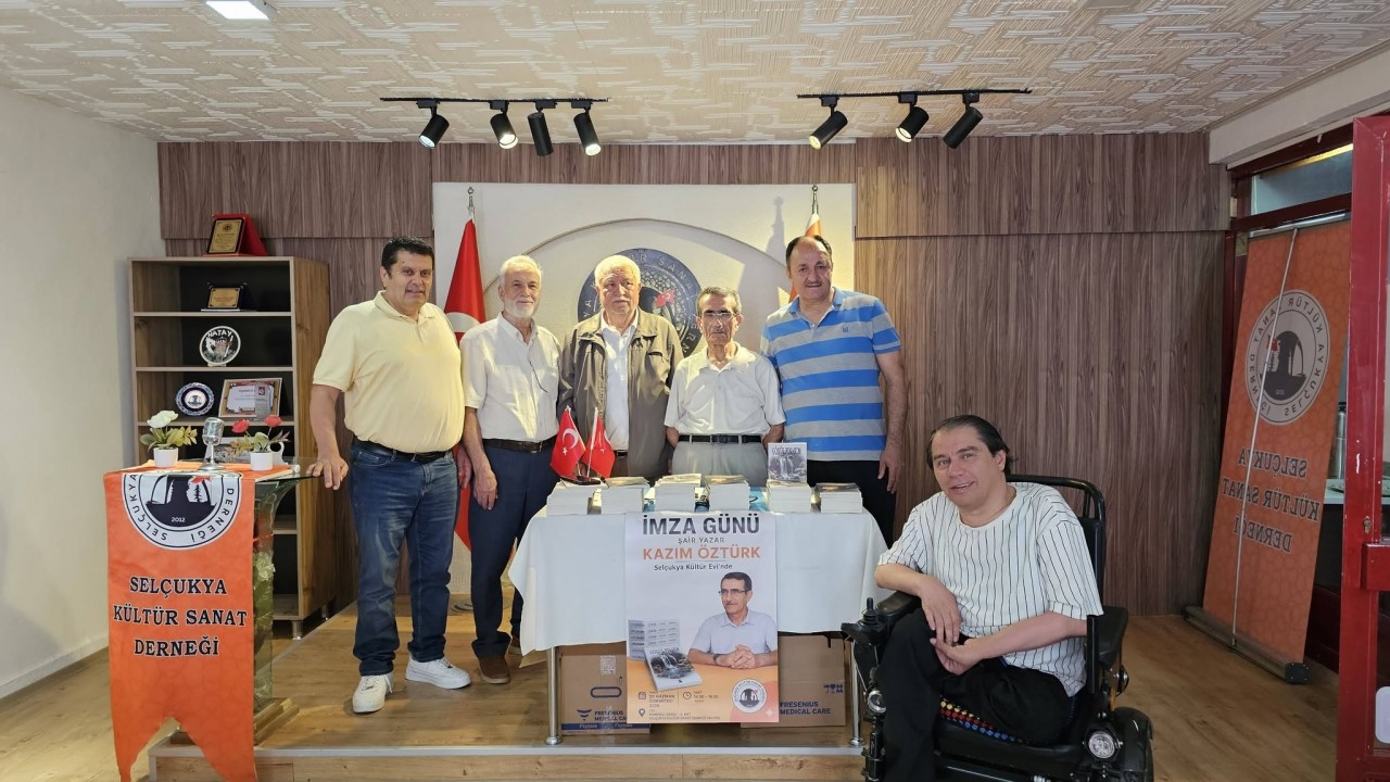 Kazım Öztürk Selçukya Kültür Evi’nde okurlarıyla buluştu
