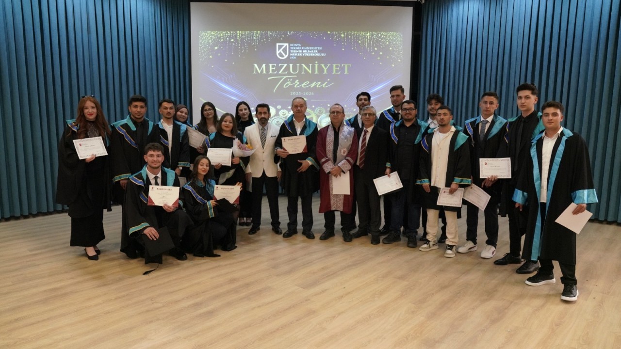 Konya’da esnaf başkanı üniversiteyi dereceyle tamamlayarak mezun oldu