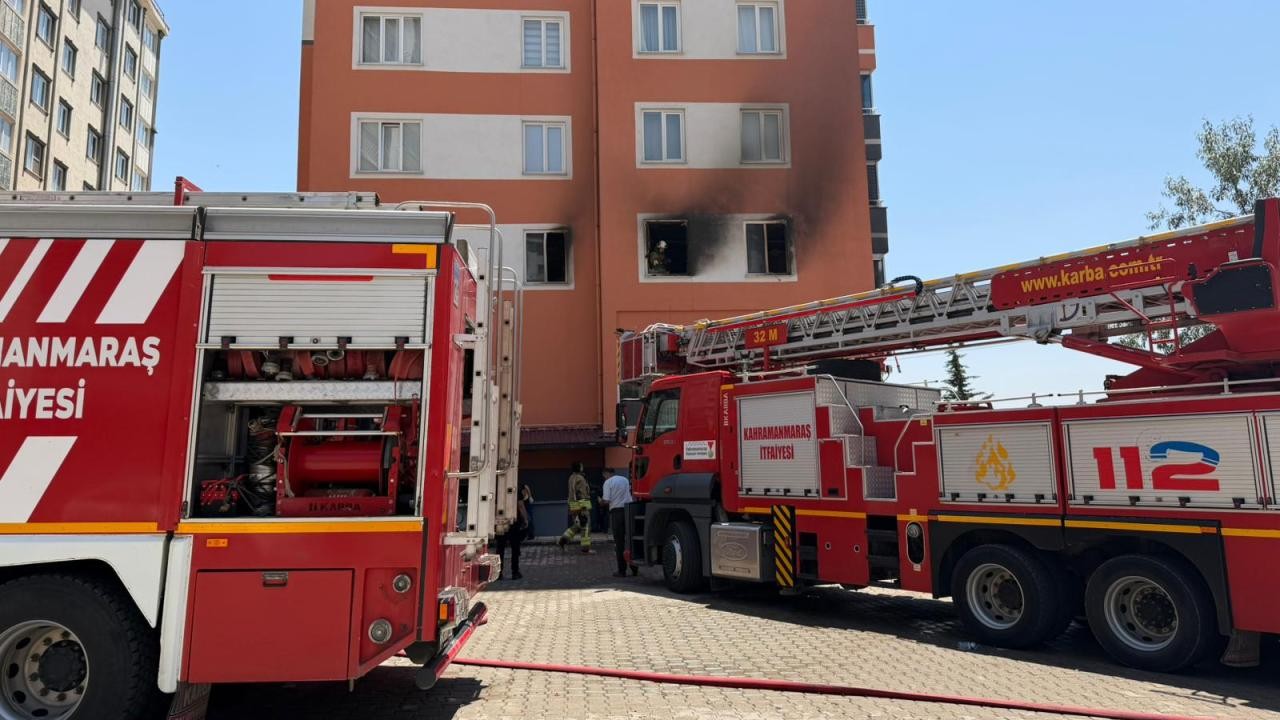 Apartman dairesinde yangın: 3 kardeş hayatını kaybetti