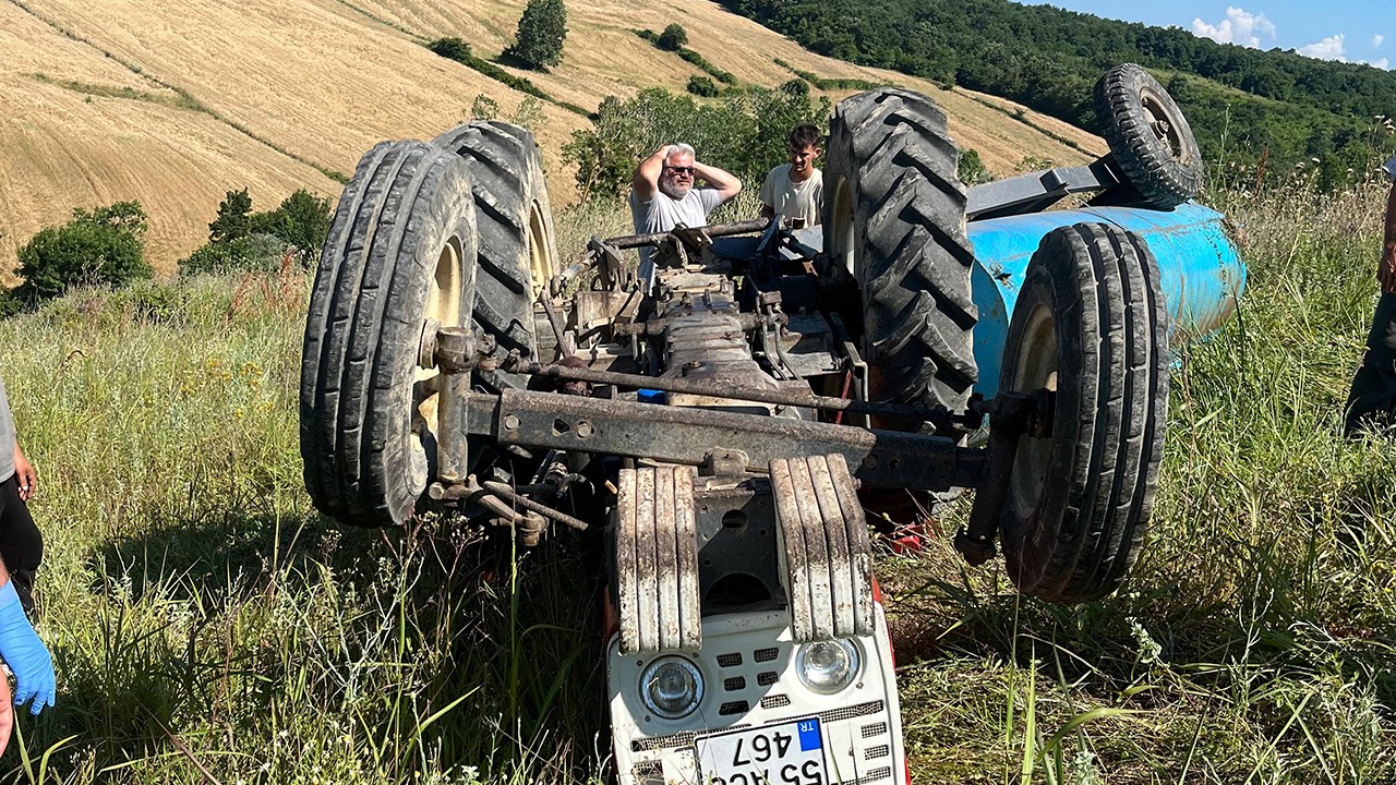 Devrilen traktörün sürücüsü öldü