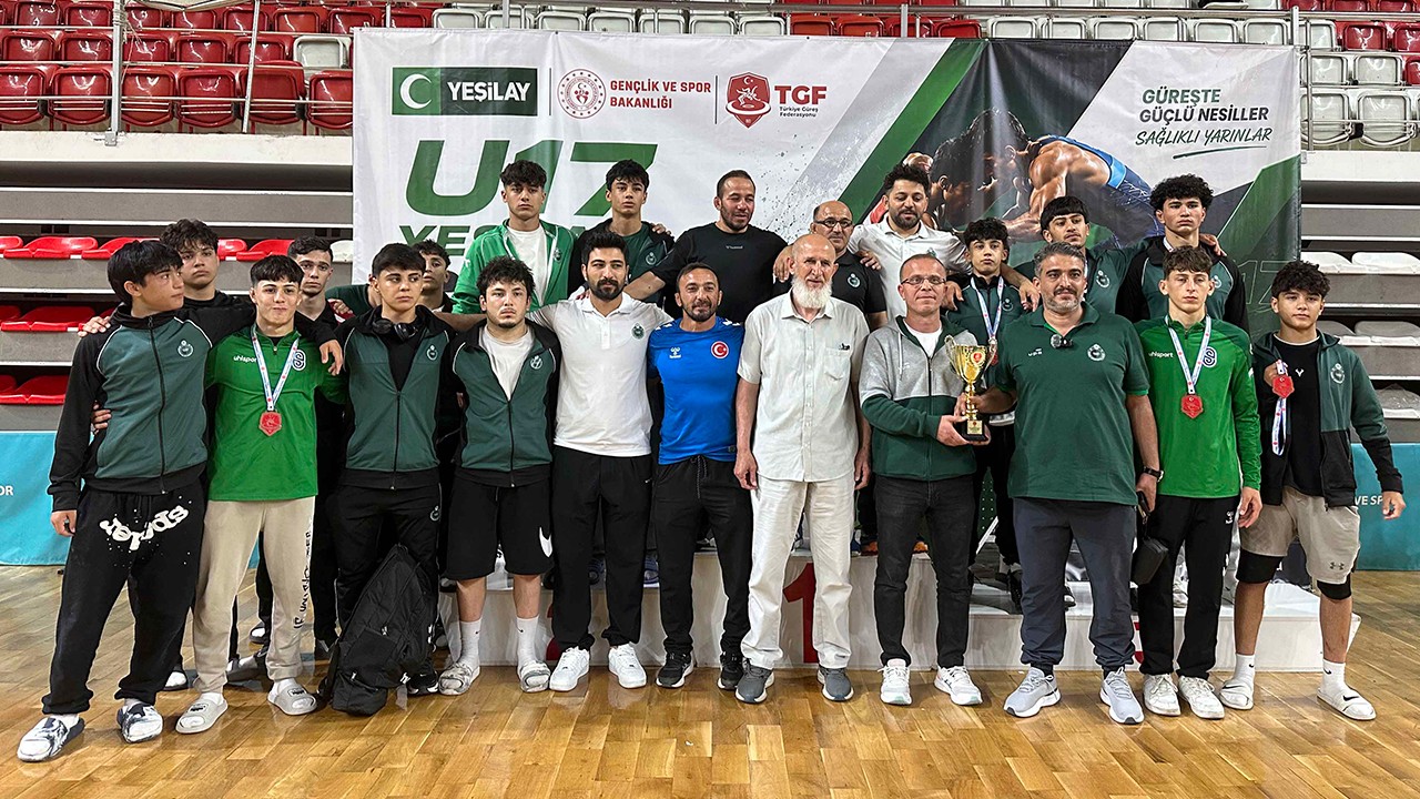 Karatay Belediyespor'dan U17 Yeşilay Güreş Türkiye Şampiyonası'nda büyük başarı