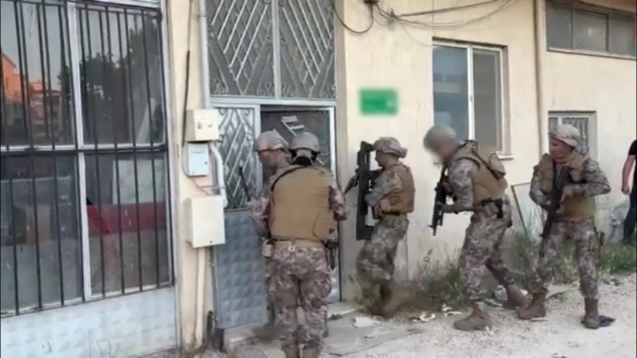 Daltonların adını kullanan örgüte büyük darbe! Evi böyle kurşunlayıp kaydettiler, polis çok geçmeden çökertti