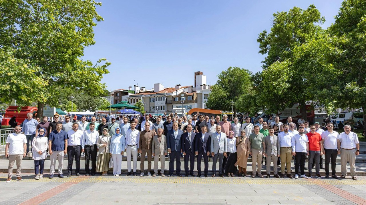 AK Parti Konya’dan Kültürpark’ta aşure programı