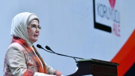 Emine Erdoğan: 9 bin 277 koruyucu ailemiz, 11 bin 22 çocuğumuzu baş tacı ediyor