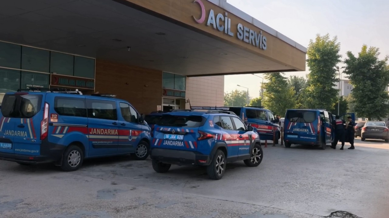 Horoz dövüştürülen eve baskın! Bahis oynayan 50 kişiye 650 bin TL ceza