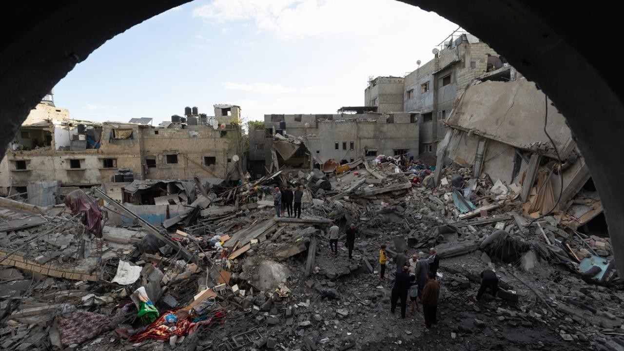 Soykırımcı İsrail'in Gazze'ye düzenlediği saldırılarda can kaybı 73 bin 74'e çıktı