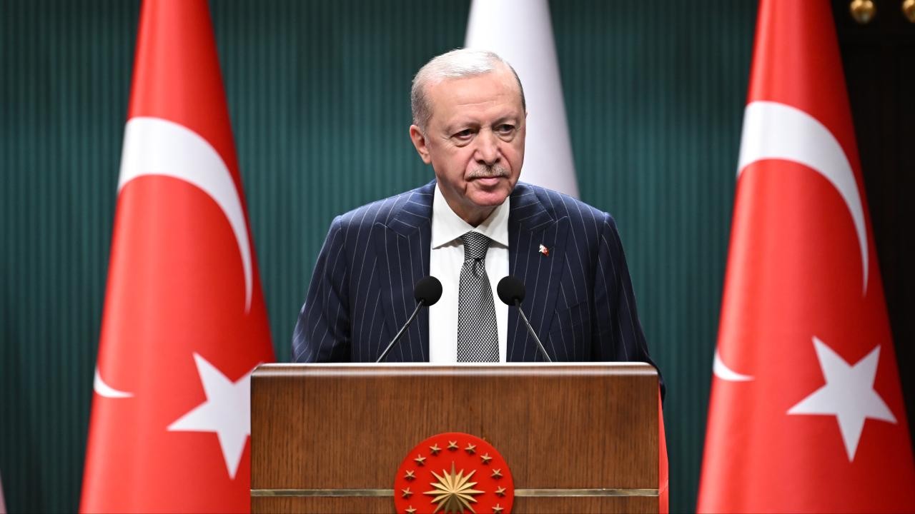 Cumhurbaşkanı Erdoğan, başpehlivan Erkan Taş'ı tebrik etti