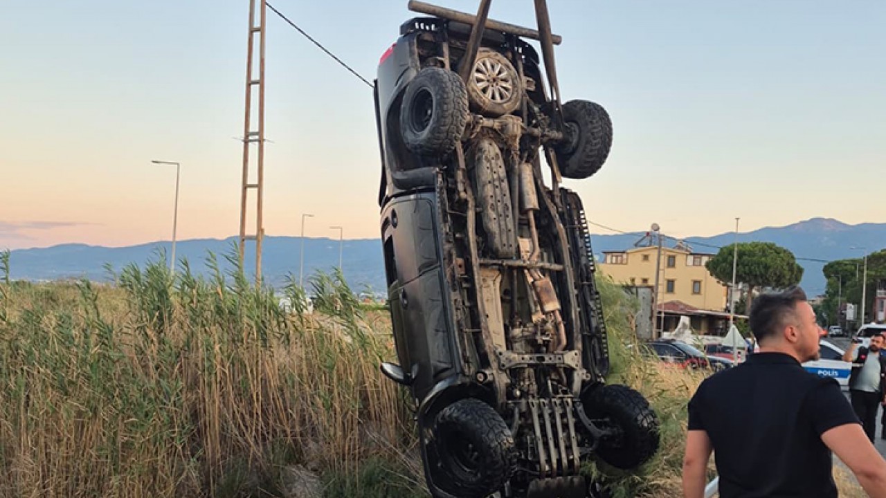 Dereye uçan arazi taşıtındaki 2 genç hayatını kaybetti, 1 yaralı