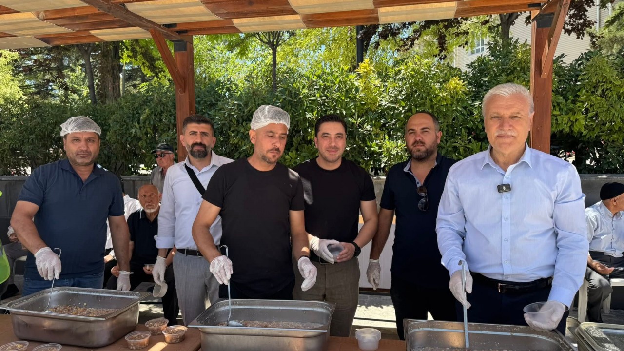 Kulu'da 2 bin 500 kişiye aşure ikramı
