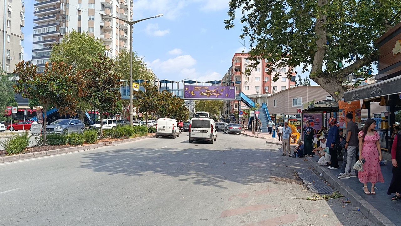 Yolcu minibüsünün yaya geçidinde çarptığı genç kız öldü
