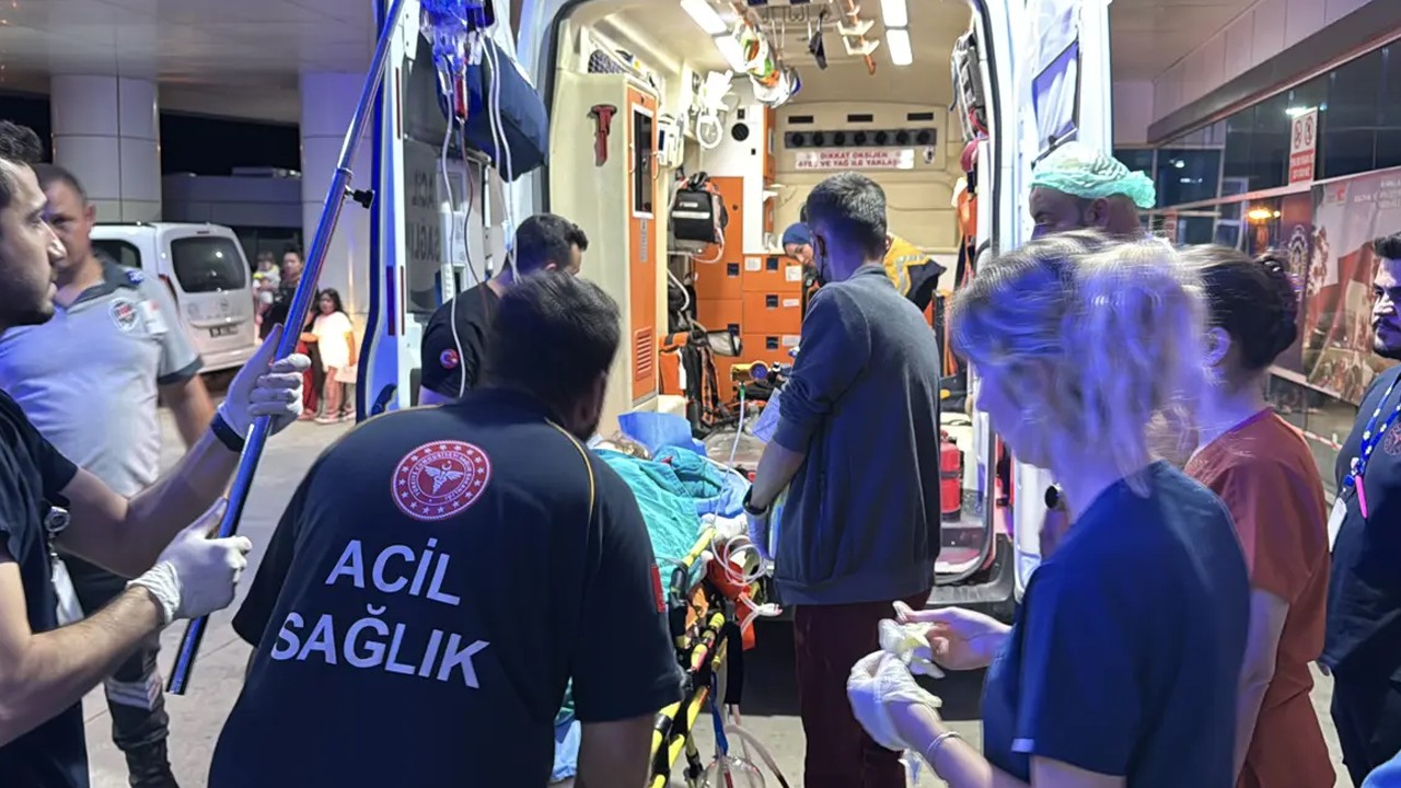 Çocuk parkında kadın cinayeti! 4 yaşındaki kızını da yaraladı