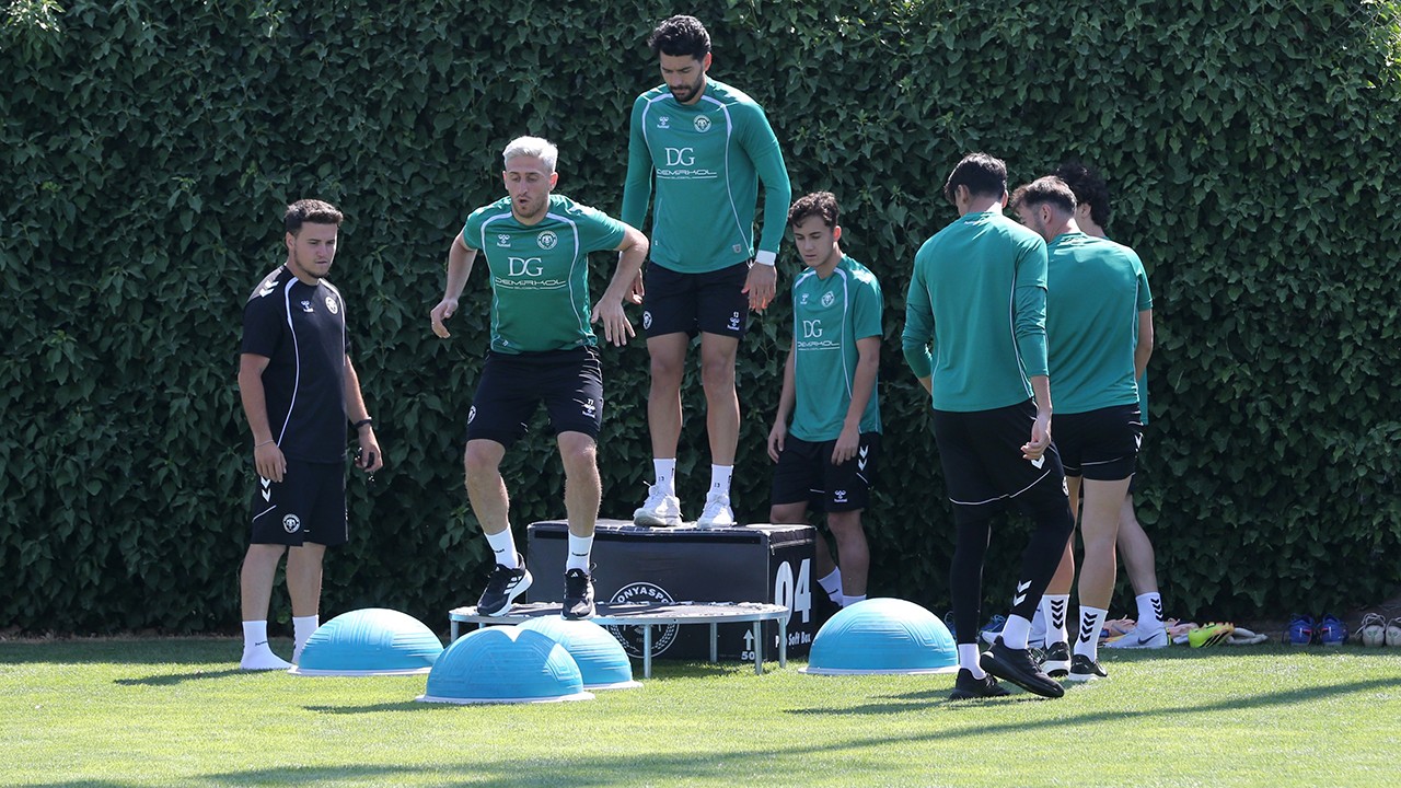 Konyaspor ilk etabı tamamladı