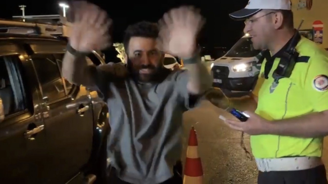 Alkol kontrolünde "Temiz çıktım!" Sevinci kameralara böyle yansıdı