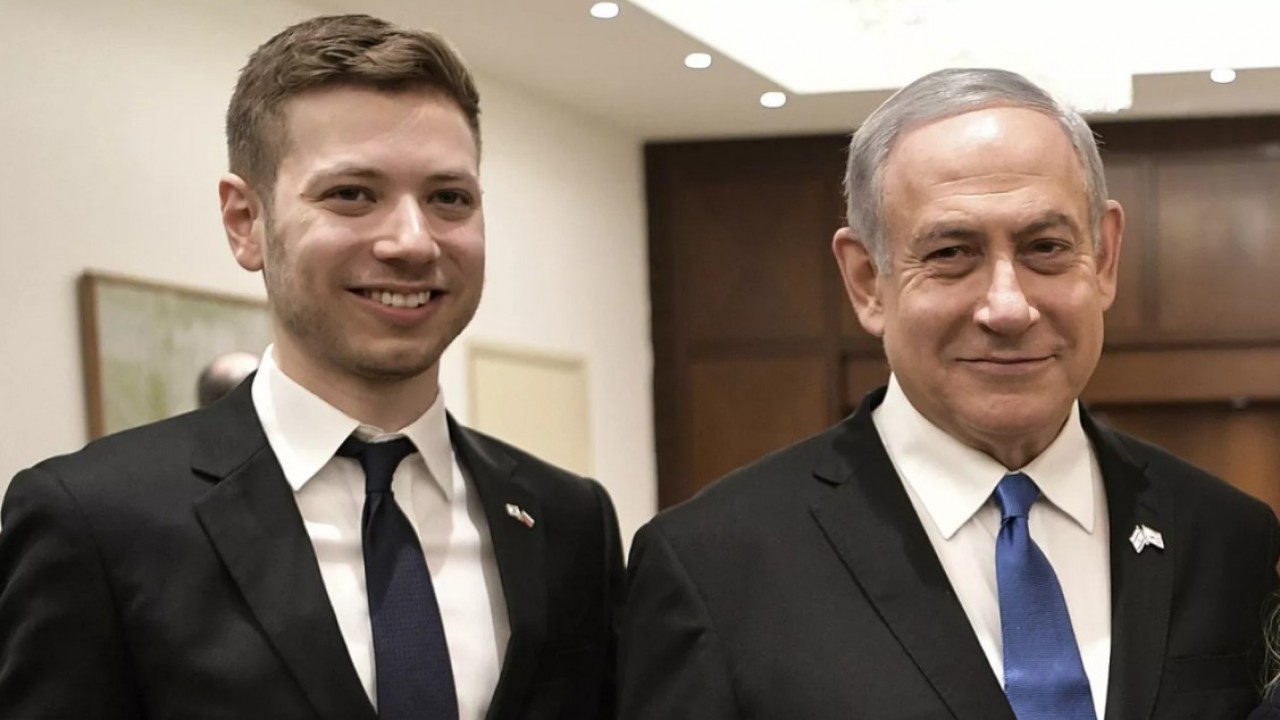 Netanyahu'nun oğlu soyadını değiştirdi