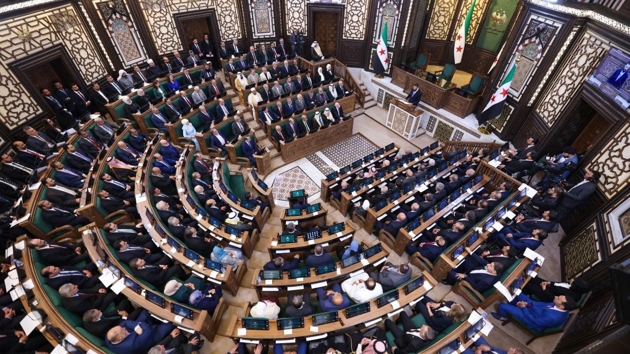Suriye’de Esad rejiminin devrilmesinin ardından ilk Halk Meclisi oturumu yapıldı