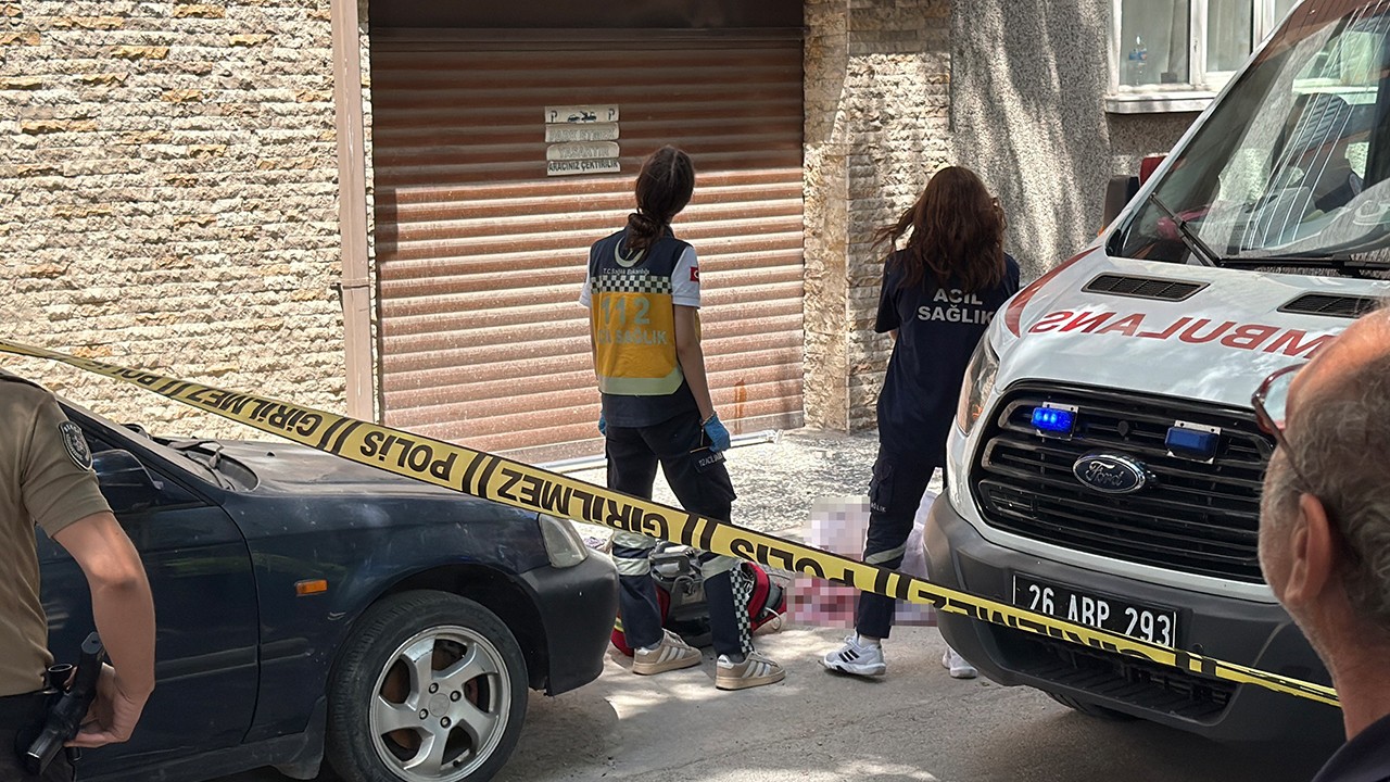 3'üncü kattan düşen 61 yaşındaki kadın hayatını kaybetti