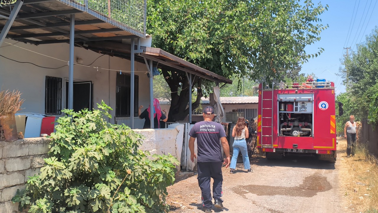 Uzaklaştırma kararı aldıran eşine sinirlenip evi ateşe verdi