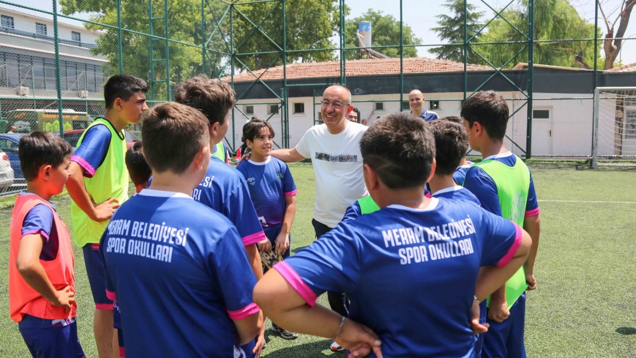 Başkan Kavuş, yaz spor okullarında çocukların heyecanına ortak oldu