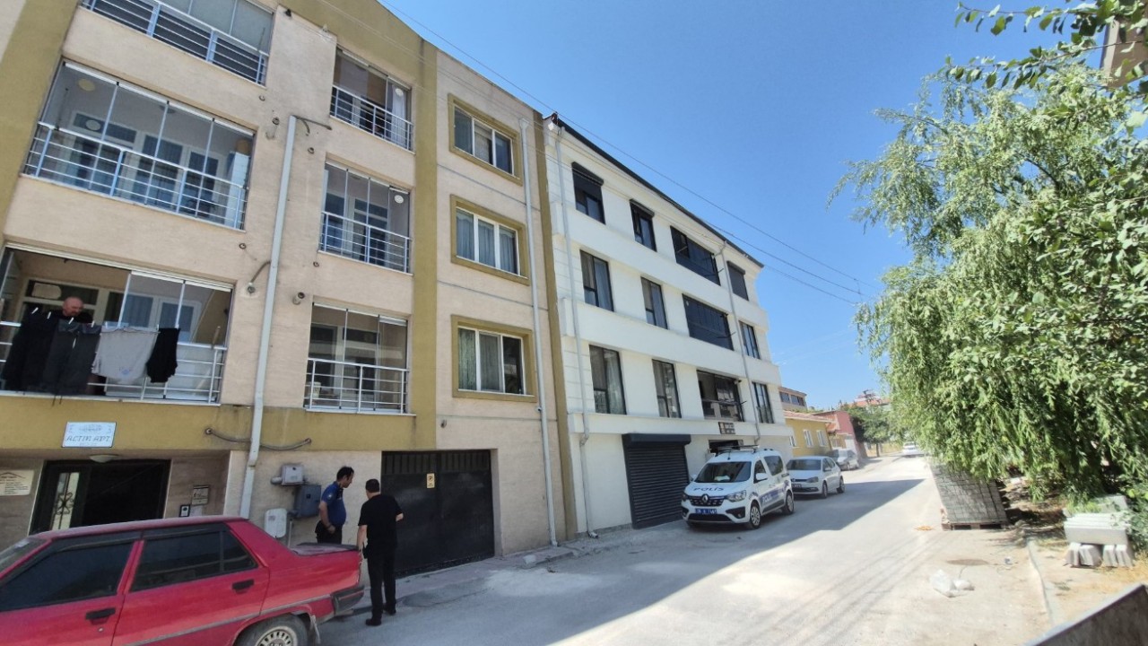 9 metre yükseklikten düşen 3 yaşındaki çocuk ağır yaralandı