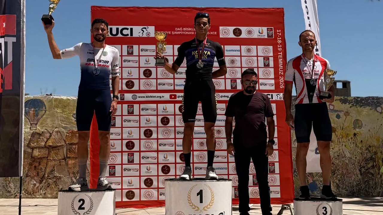 Konya Büyükşehir Belediyesporlu Ahmet Can Akpınar Türkiye Şampiyonu oldu