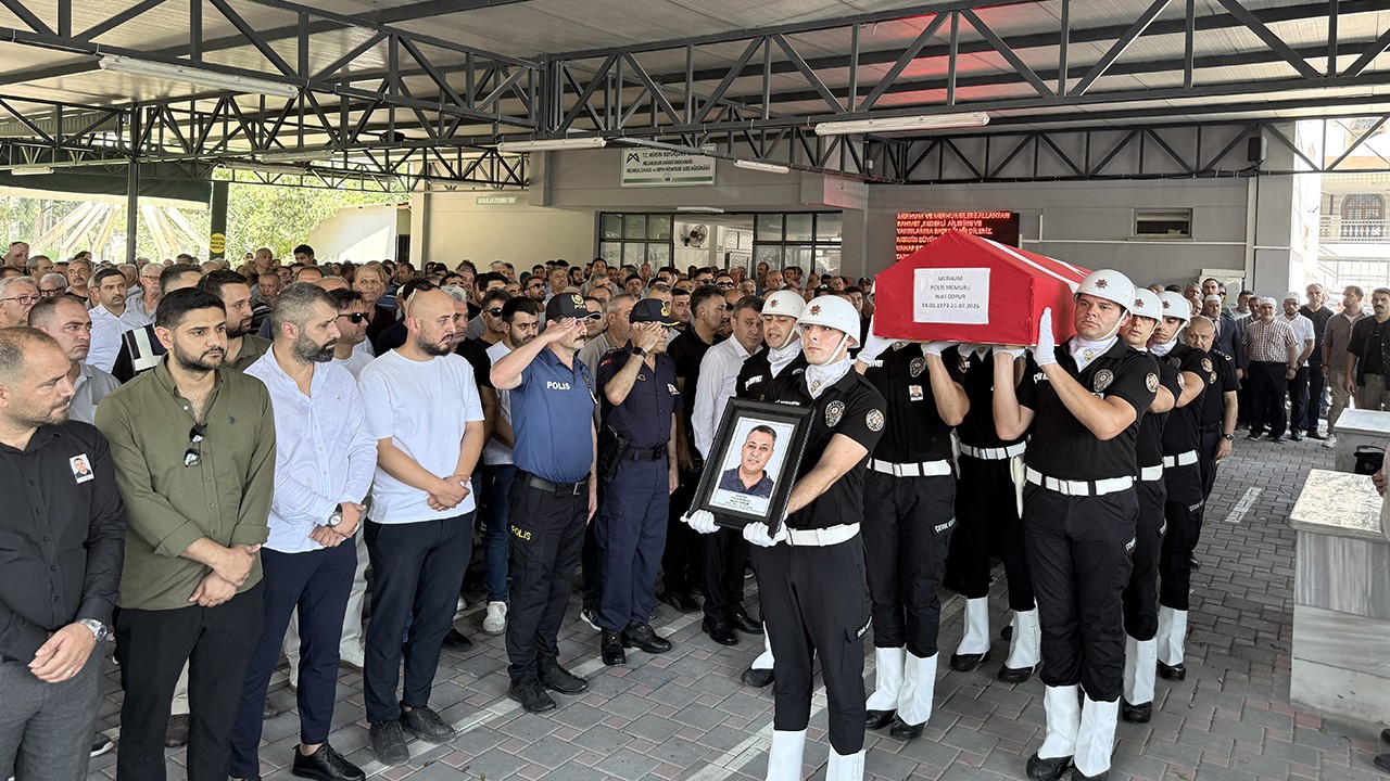 Kalp krizi sonucu hayatını kaybeden polis memuru son yolculuğuna uğurlandı