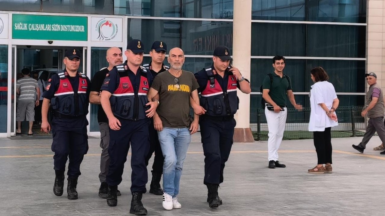 Ünlü yönetmen Ezel Akay ve kardeşi adliyeye sevk edildi