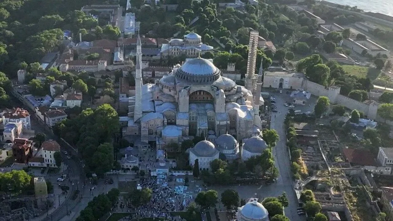 Cumhurbaşkanlığı İletişim Başkanı Duran'dan "Ayasofya-i Kebir Cami-i Şerifi" paylaşımı