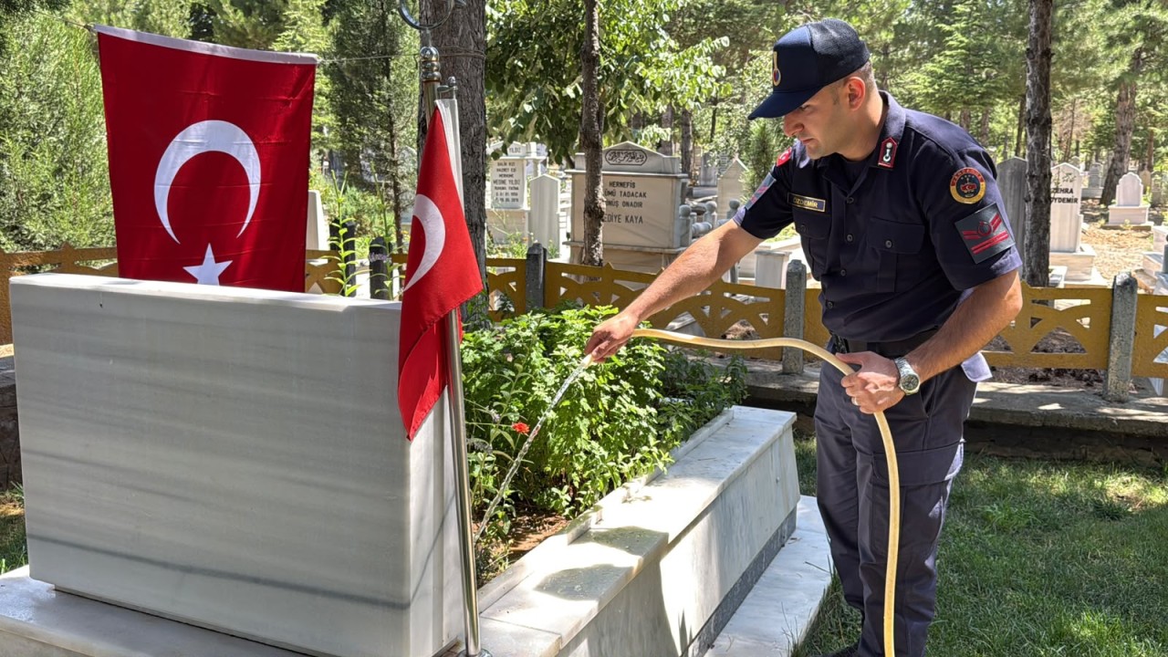 Seydişehir'de şehit mezarlarına bakım yapıldı