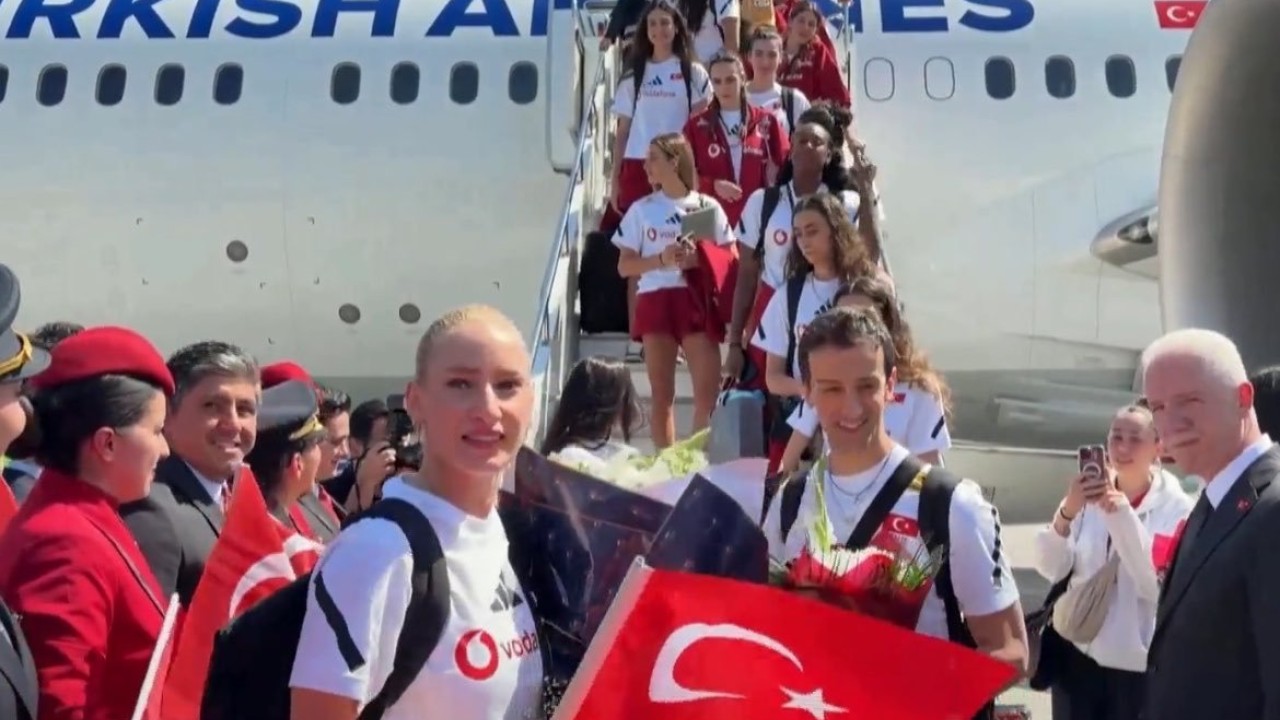 Filenin Sultanları kupayla yurda döndü