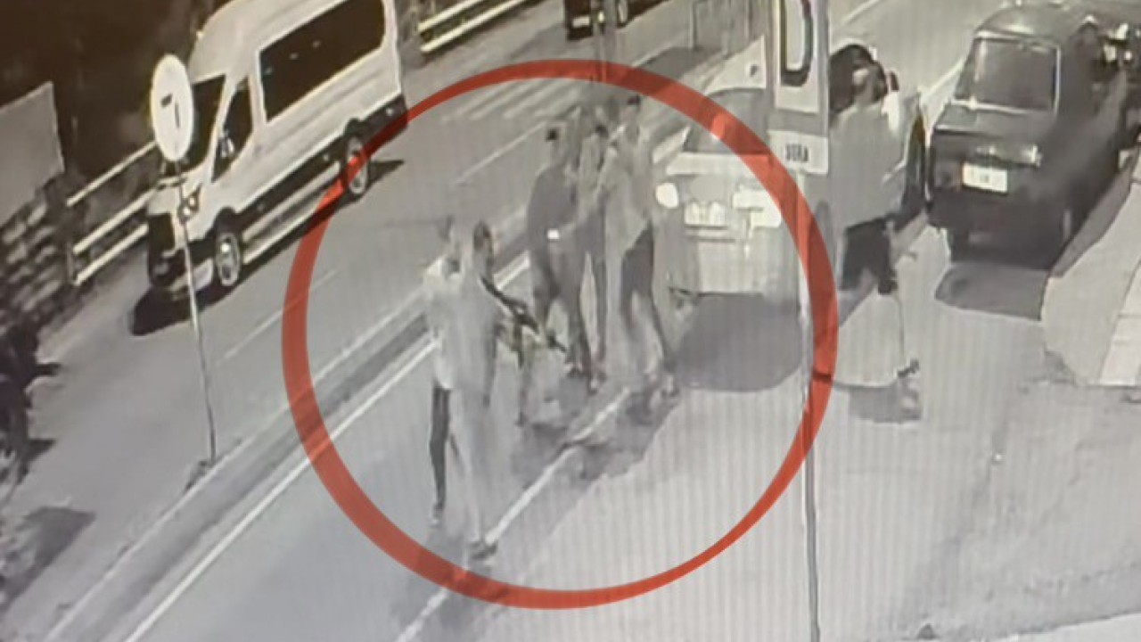 Sokak ortasında pompalı tüfekli dehşetin güvenlik kamerası görüntüsü ortaya çıktı