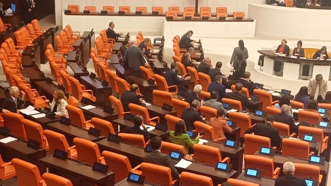 Yeni Parti'nin kurulmasıyla TBMM'de oturma düzeni değişti