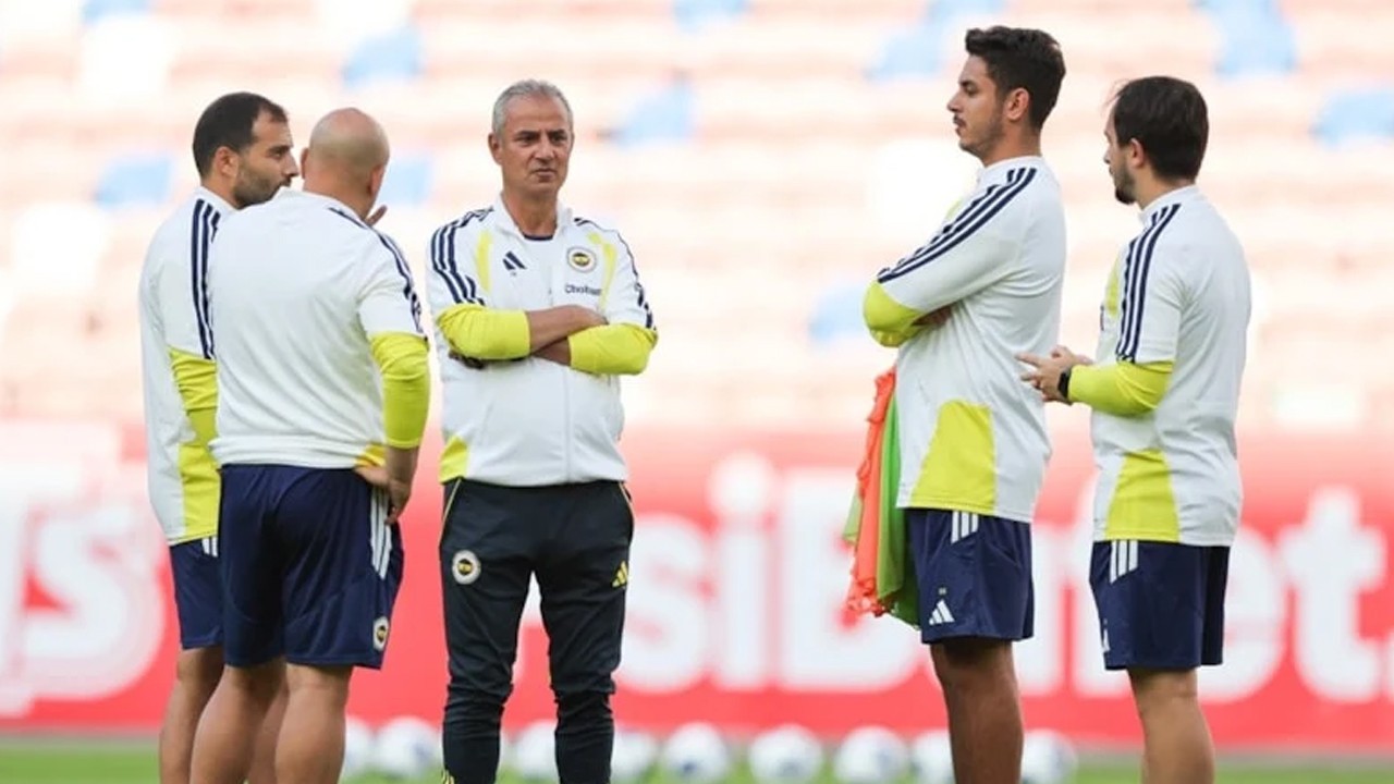 Fenerbahçe'nin UEFA kadrosunda değişiklik