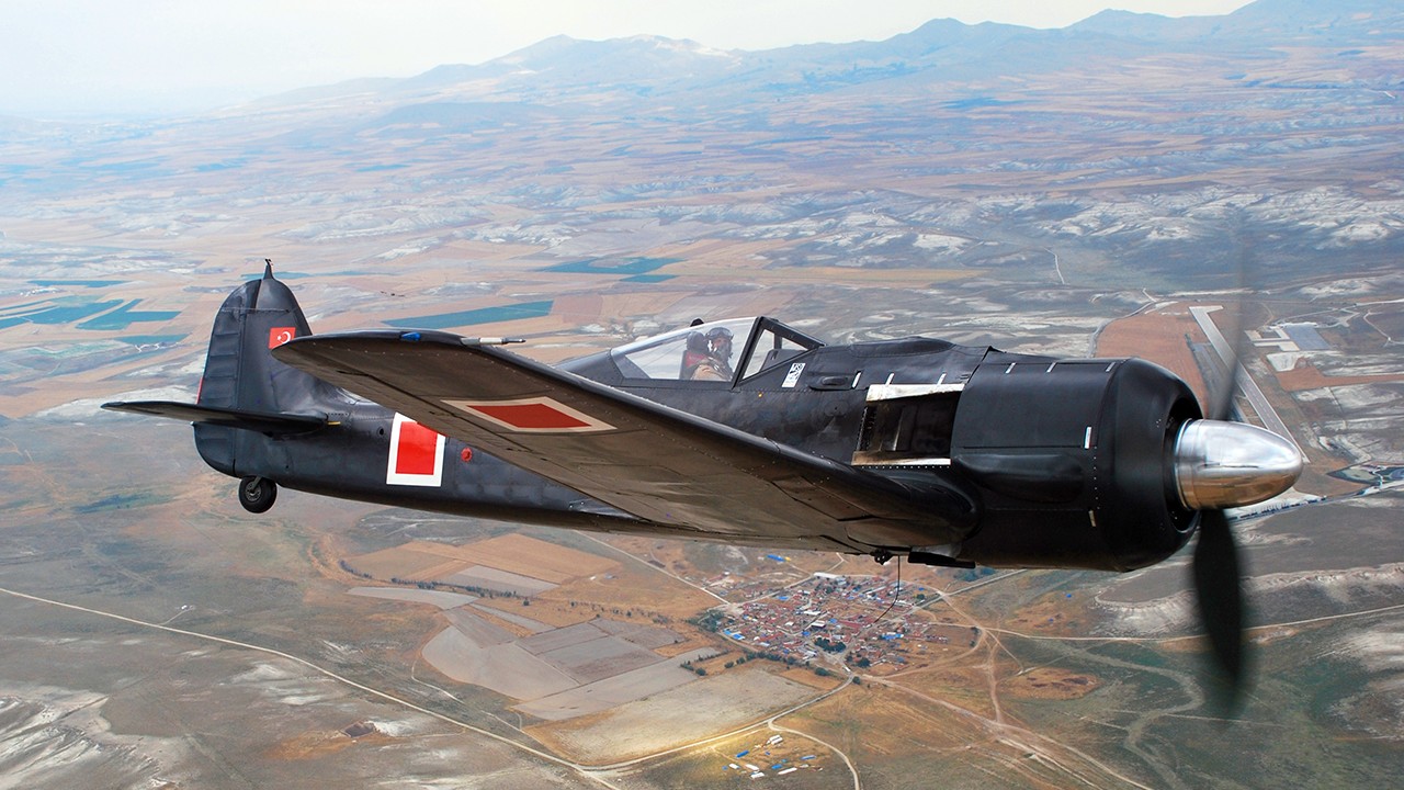 Tarihi savaş uçağı Focke-Wulf 190 restorasyonun ardından yeniden uçtu