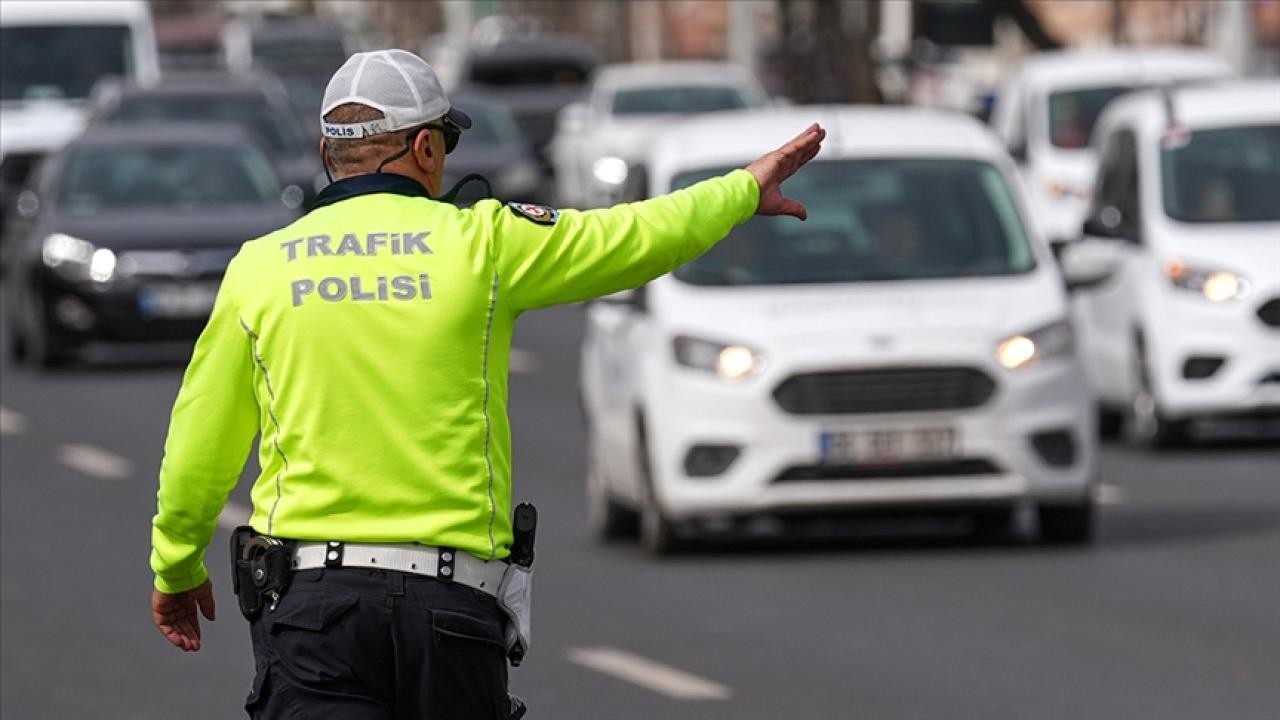 Trafikteki şiddet olayları yarı yarıya azaldı