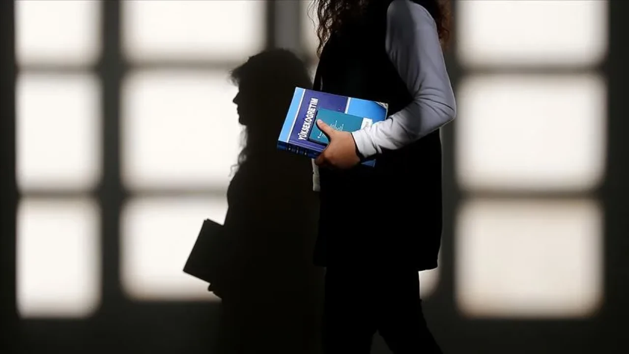 YÖK'ten vakıf üniversitelerine uyarı: Öğrenim ücreti artışı yüzde 25'i geçemeyecek