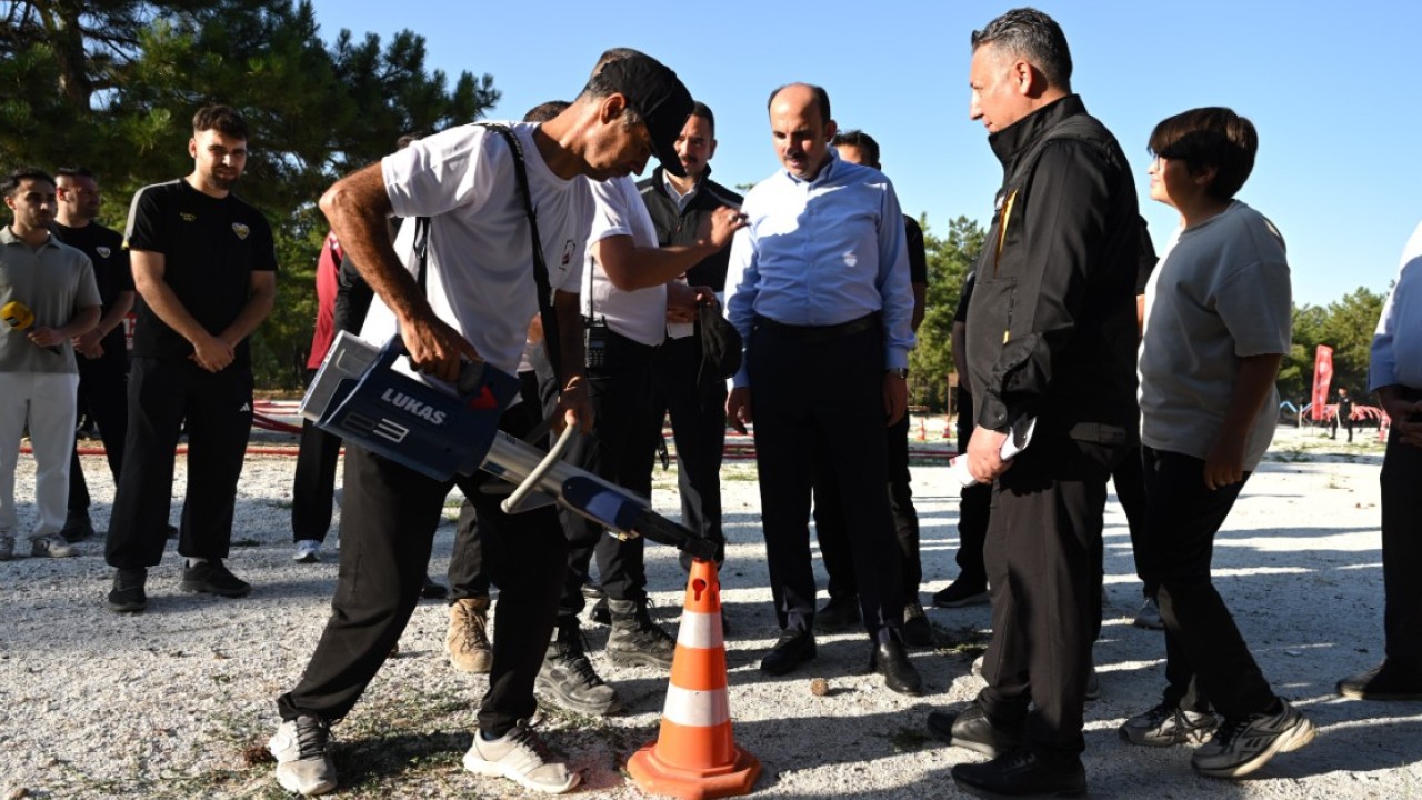 Başkan Altay: "Gönüllü itfaiyecilik projemize katılan tüm hemşehrilerimize teşekkür ediyorum"
