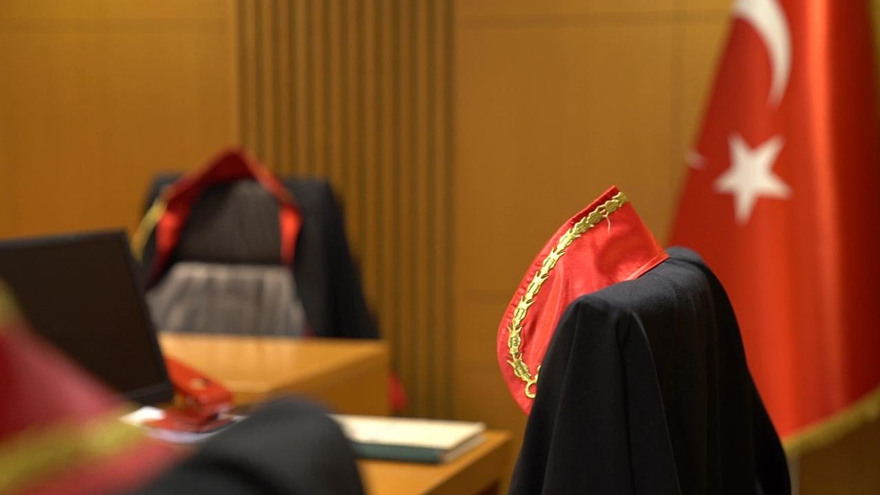 84 hakim ve savcı meslekten çıkarıldı