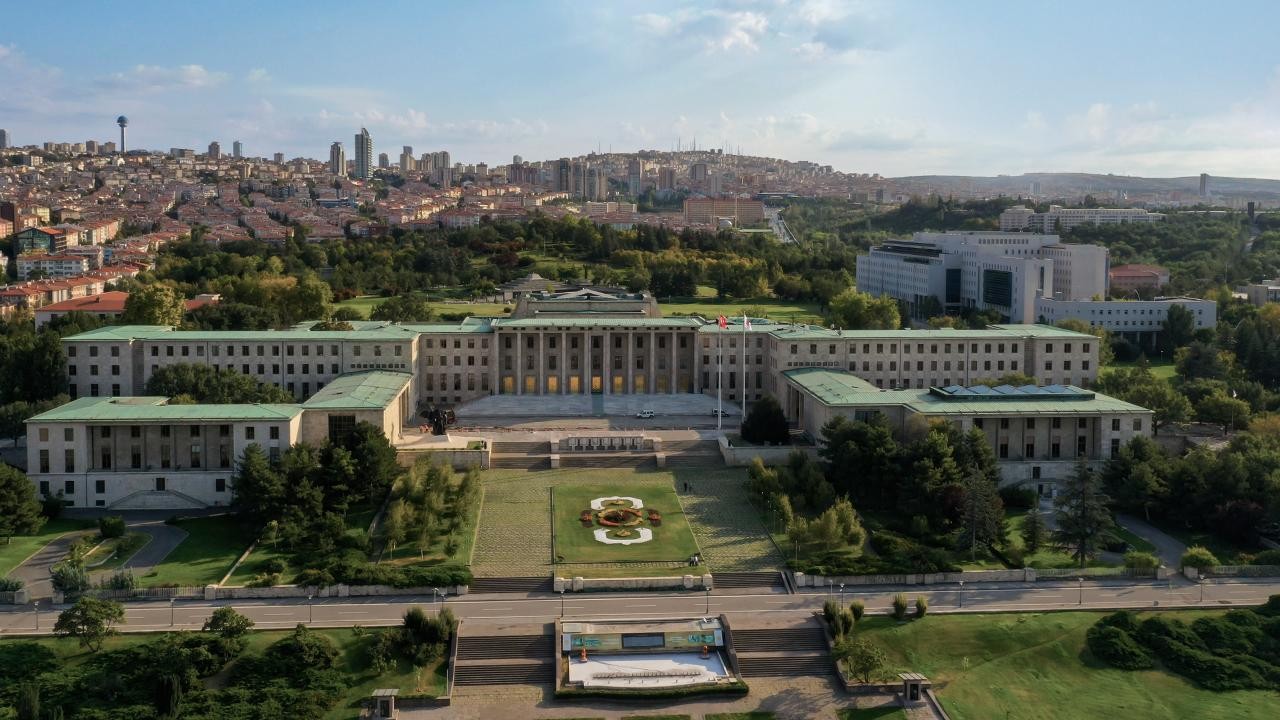 AK Parti, "Terörsüz Türkiye" sürecine dair düzenlemeyi imzaya açtı