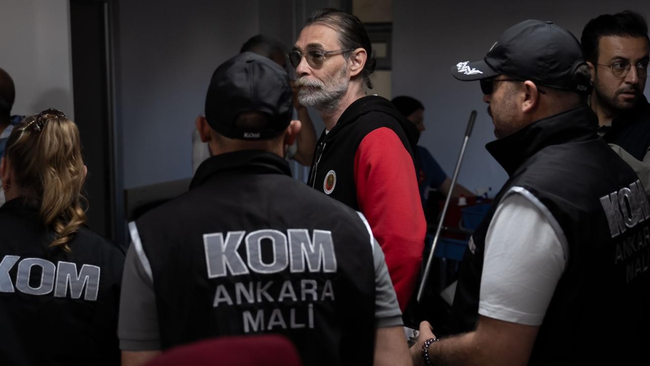 Etimesgut Belediye Başkanı Erdal Beşikçioğlu görevden uzaklaştırıldı