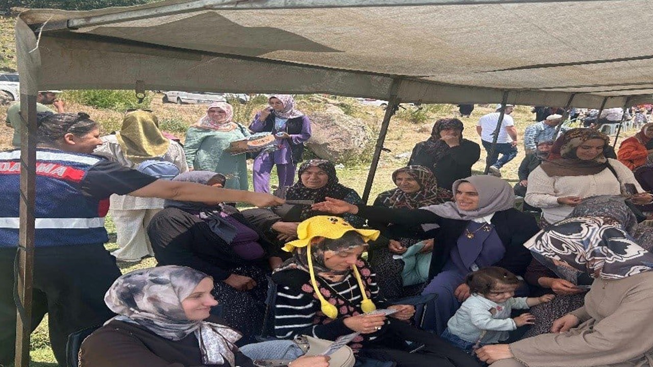 Konya'nın dört ilçesinde 7 bin 700 kişiye siber farkındalık eğitimi verildi