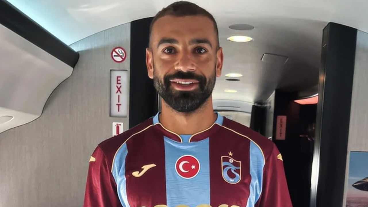 Salah formayı giydi mesajı verdi: Bize her yer Trabzon