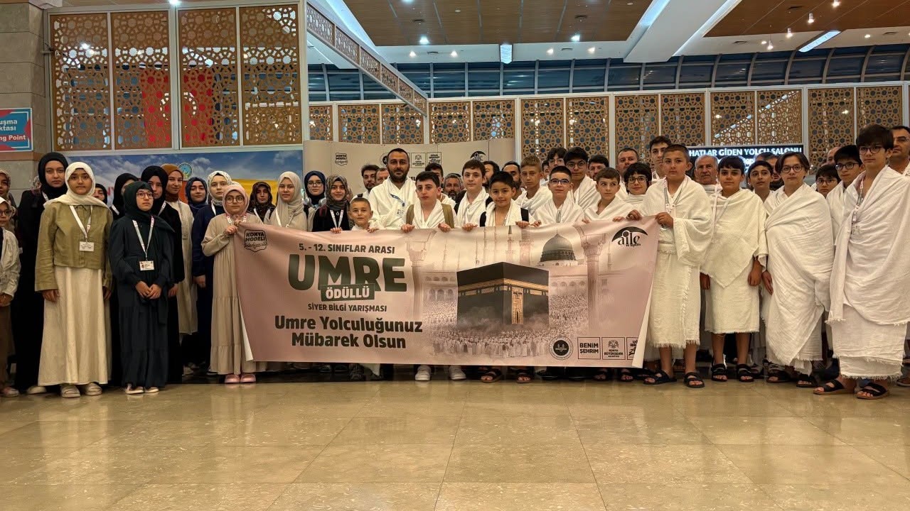 Umre Ödüllü Siyer Yarışmasını kazanan öğrenciler kutsal topraklara uğurlandı