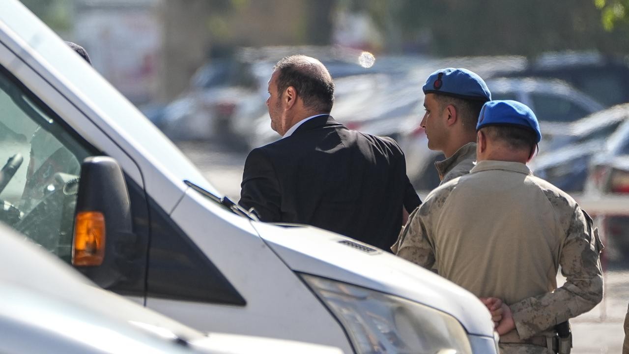 Menderes Belediye Başkanı İlkay Çiçek görevden uzaklaştırıldı
