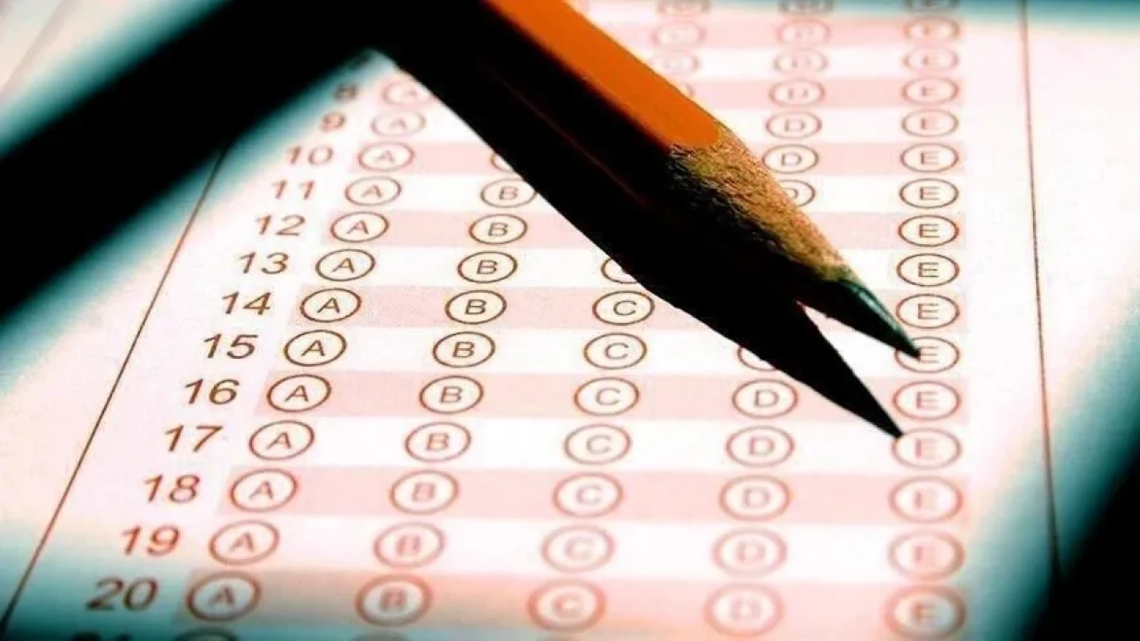 Üniversite adaylarına "Sosyal medyanın yönlendirdiği tercihler kariyeri riske atabilir" uyarısı