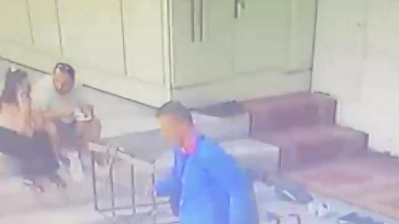 Kapalıçarşı'da altınlarını bozdurmaya gitmişti: Namaz kıldığı camide çantası çalındı