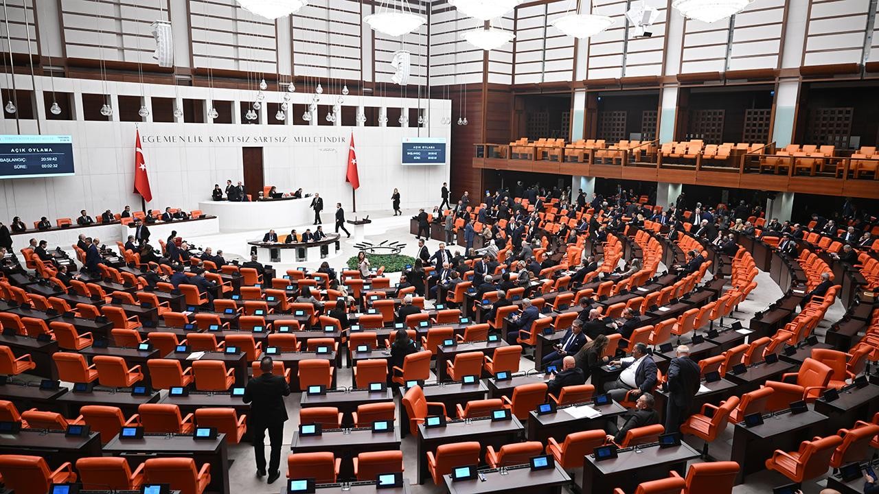 TBMM Genel Kurulu'nda bugün iki önemli teklif görüşülecek