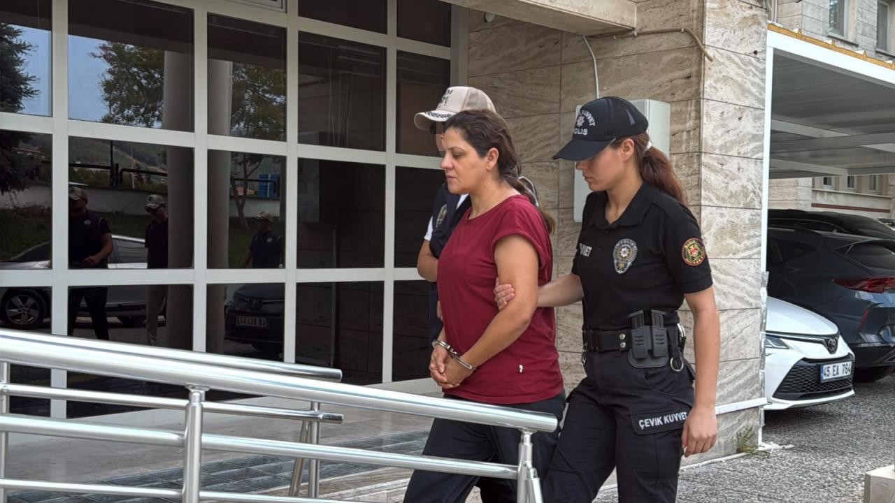FETÖ'cü terörist Burkay Karatepe'nin ablası adliyede
