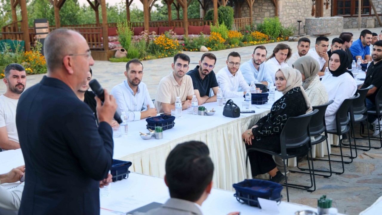 Başkan Mustafa Kavuş, AK Parti Gençliği ile buluştu